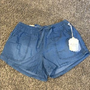 Altar’d State elastic waistband Jean shorts SZ L